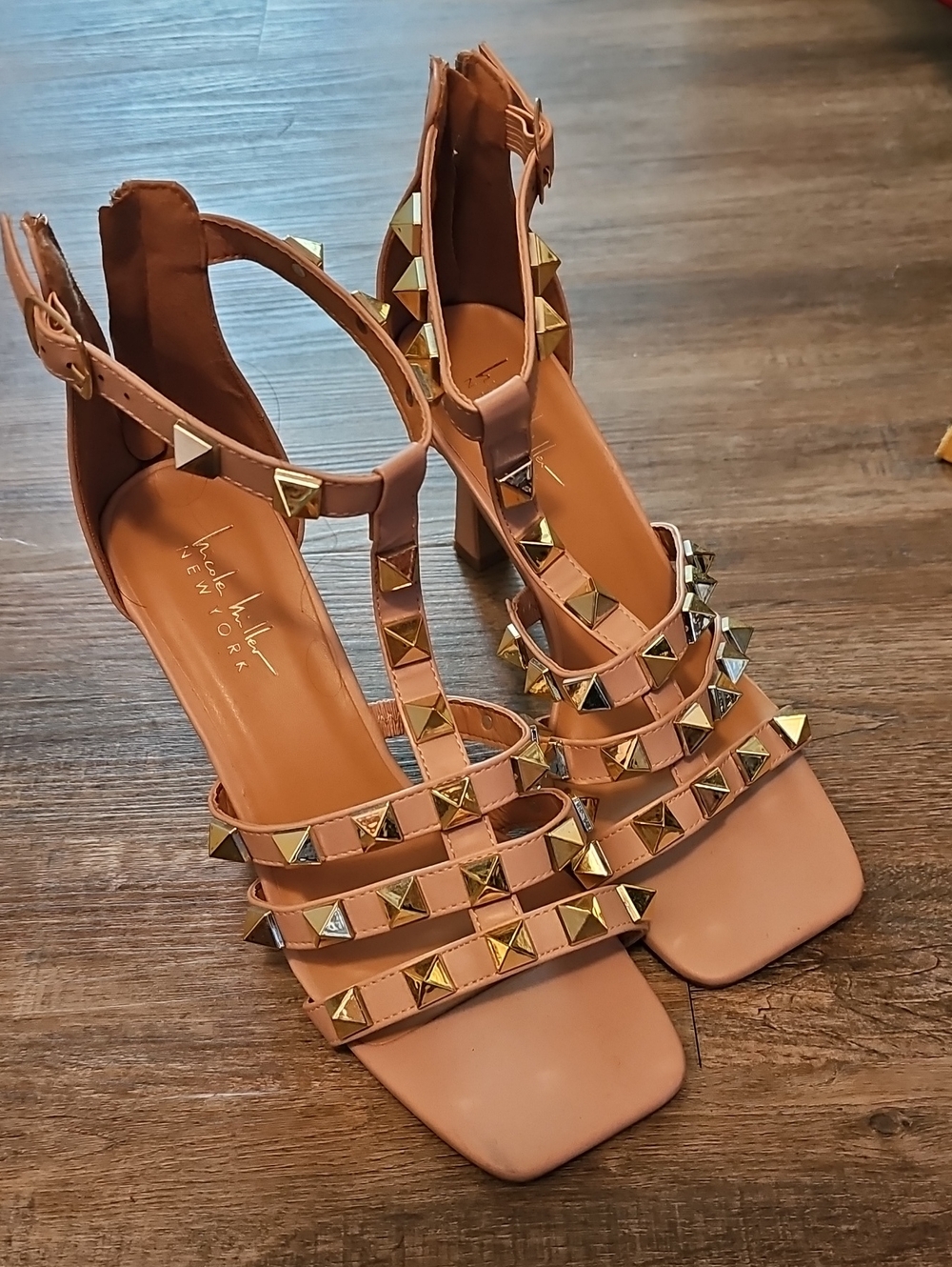 Nicole Miller New York Studded Heels With Zip Back Size 9.5